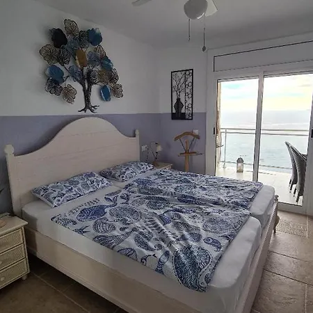 Mar Blau Daire Roses